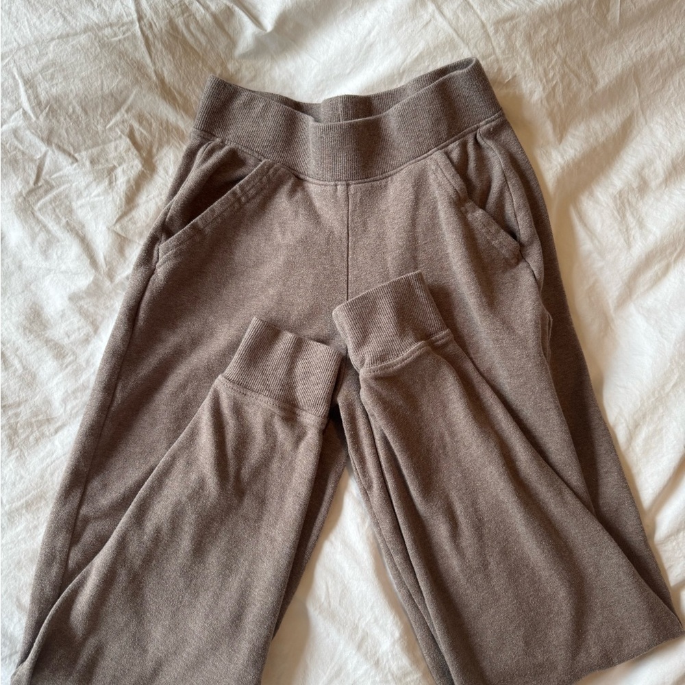 Pact Organic Cotton Airplane Joggers in Taupe Heather - Picture 4 of 8